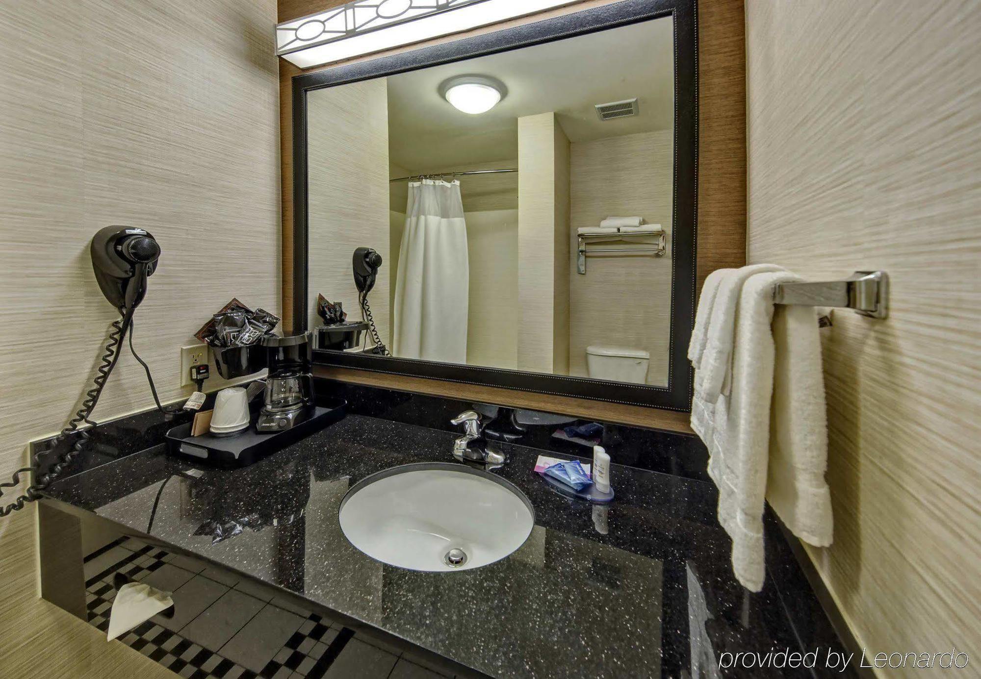 Hotel Fairfield & By Marriott Nw Expressway/warr Acres 3*